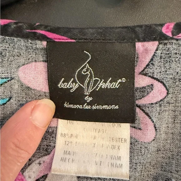 🖤 Baby Phat Floral Scrub Top – XS – Black w/ Pink & Teal – Stretch Side Panels - Picture 7 of 8